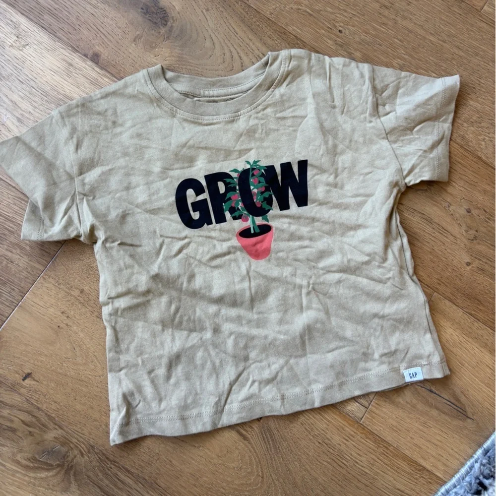 Gap Grow together t-shirt 3t